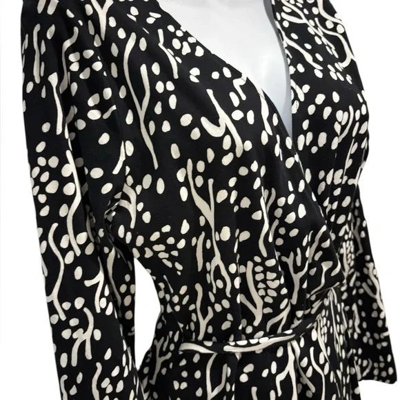 NWT DIANE VON FURSTENBERGxTARGET Long Sleeve Midi Sea Spots Black Wrap Dress - Picture 8 of 16
